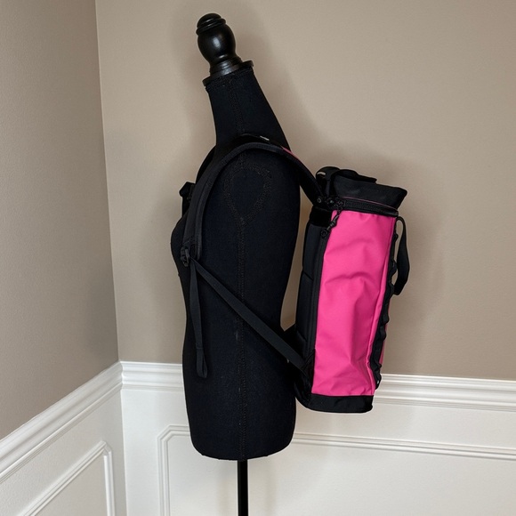 NWOT The North Face Pink and Black Backpack - Picture 2 of 15
